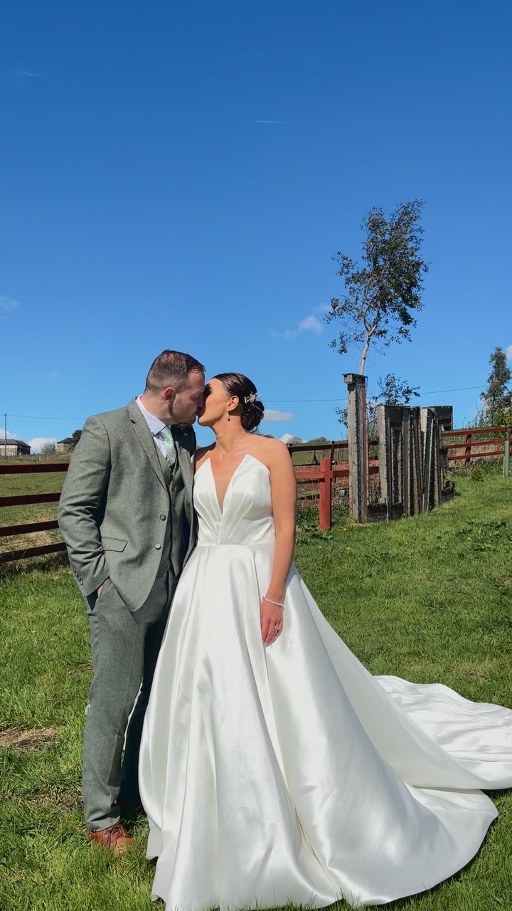 CLARICE & JAMES
17.04.2025
🤍
It was honour to be a part of your special day.
A beautiful spring wedding with the most stunning countryside views and the most perfect blue skies.
A day filled with so much love & happiness.
🌼🌾☀️
Venue @wellbeingfarm
Photographer @deliciousbabystudiolancashire
Hair & Makeup @simplygorgeousglam
Dress @georgia_bridal @onceuponabridehyde
Suits @slatermenswear