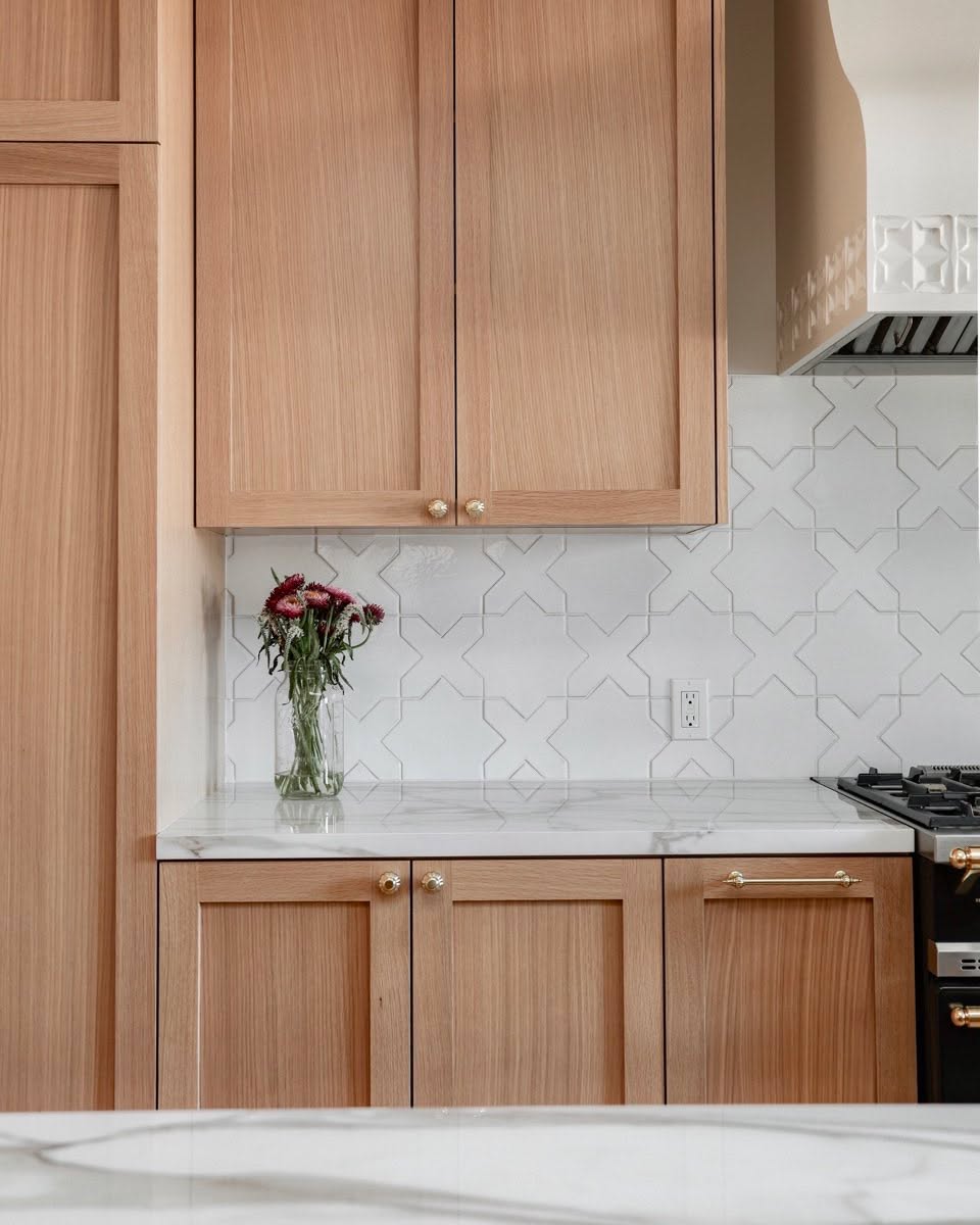A closer look at our rift sawn white oak shaker cabinets in Los Gatos. Linear grain and natural warmth makes for a timeless look!