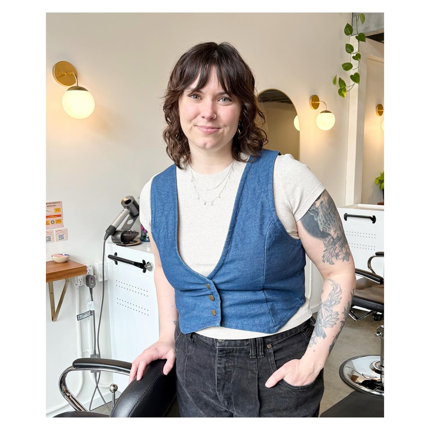 📣Exciting news📣
We have a new stylist joining the Marigold crew! Please help us in welcoming @sarasweetenhair 👏
Sara has been doing hair since 2016 and specializes in curly and wavy hair and hand styling. She loves shags, layered cuts, low maintenance color, and working with your hairs natural texture.
Give her a follow, check out her beautiful work, and come see her here starting in May! Her books are open💛