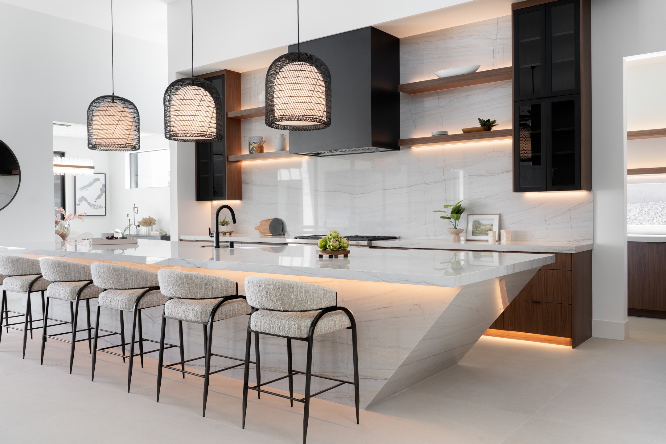 Bold in presence, timeless in style.🔥 The 20ft Kitchen Island inside The Box Plan #theestatesatlonemountain
SOLD
4140 N Jensen St, Las Vegas, NV
6,494 Sqft- 1 Acre Lot
5 Bed
5 Bath
#lasvegasnevada #lasvegas #lasvegashomes #lasvegashomesforsale #lasvegasrealestate #luxuryhomes #luxuryliving #luxurylifestyle #entertainersdream #luxurylistinglasvegas
