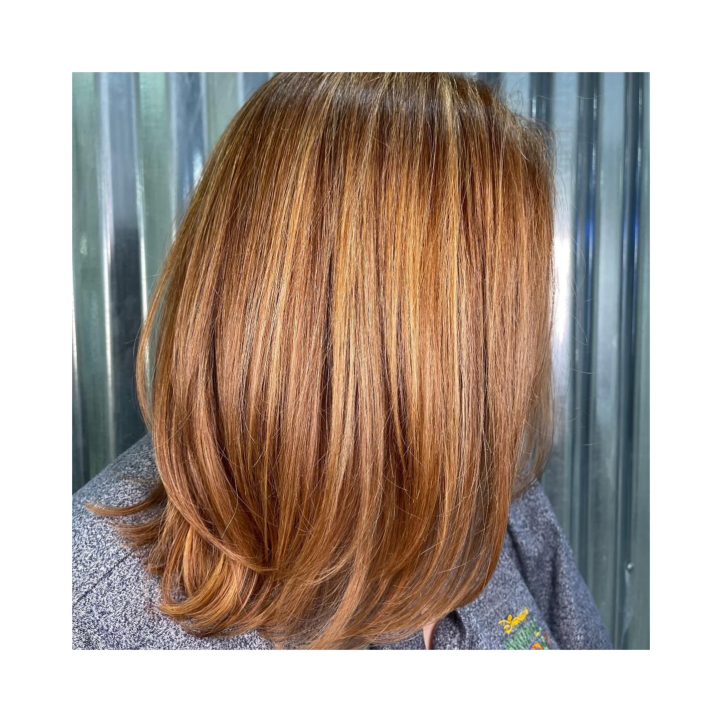 ⸻
Spring refresh in full bloom! This soft copper tone adds warmth and brightness—perfect for welcoming the new season with fresh layers and vibrant shine.
Now booking at Glynn Jones Salon in Old Town Alexandria!
Hair by Raquel using @joico
#SpringHair #CopperHair #HairRefresh #LayeredCut #DimensionalColor #HairInspo #SpringVibes #BehindTheChair #HairGoals #HealthyHairJourney #AlexandriaHair #OldTownAlexandria #GlynnJonesSalon #DCHairstylist