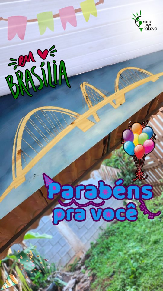 Nossa homenagem aos 65 anos da nossa linda Brasília vai em forma do monumento que mais nos conecta com nossa essência ♓ A ponte que faz conexões e o lago que nos inspira sempre que observamos.
Aprovei essa oportunidade para homenagear também Brasília na nossa nova seção da oficina da Era o que Faltava, a SEÇÃO MAR 🏄🏼♀ Venho preparando esse cantinho especial da nossa casa para praticar uma recente habilidade que estou aprendendo e que, unida com a marcenaria, pretendo utiliza-la para a minha diversão pelas próximas décadas da minha vida.
Escolhi essa imagem não só por representar um dos maiores símbolos da cidade onde cresci e aprendi a amar, mas porque ela atravessa o mesmo lago que tantas vezes me conecta com a água, sua beleza e seu silêncio, e todos os momentos felizes e experiências que sua superfície liquida e seu vento podem proporcionar 🚣🏼♂
Brasilia agora vai encher ainda mais de significado as paredes da nossa oficina, com seu charme e suas curvas, eternizadas na sua bela ponte, significando a conexão do nosso presente com o nosso futuro, sobre a água como destino que ela um dia irá nos levar 🏝
Brasília me ensinou a criar. O mar me inspira a continuar. Essa homenagem une o meu cerrado amado de onde venho, com o desejo profundo do lugar que pretendo um dia morar. PARABÉNS BRASÍLIA SUA LINDA, e continue a nos encantar! 💚
#aniversariodebrasilia #brasilia65anos #eraoquefaltava #escolademarcenaria #cursodemarcenaria