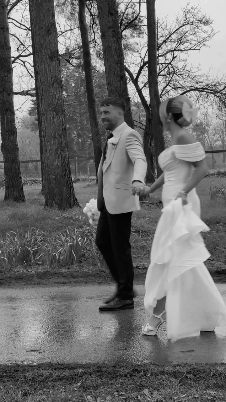 Last month at @thehovelsatharewood for the wonderful twilight wedding of Abi & James.
The rain did not dampen their mood, and they pulled off an epic confetti shot in the dark complete with a champagne spray. 🥂
Thank you so much for having me capture your day alongside the fabulous @joannelawrencephotography 💘
Venue - @thehovelsatharewood
Photographer - @joannelawrencephotography
Content - @_therelaxedbride
Dress - @evalendel
Ceremony singer - @shonacrossanmusic
DJ - @pulse_flow_trio
Hair - @hairby_amberjade
MUA - @annahowardmakeup @bulmerbeauty
Florist - @blossomfloristrywedding
#twilightwedding #weddingcontent #intimatewedding #yorkshirebrides #yorkshireweddingsuppliers #thehovelsharewood #harewood #harewoodestate #sequindress