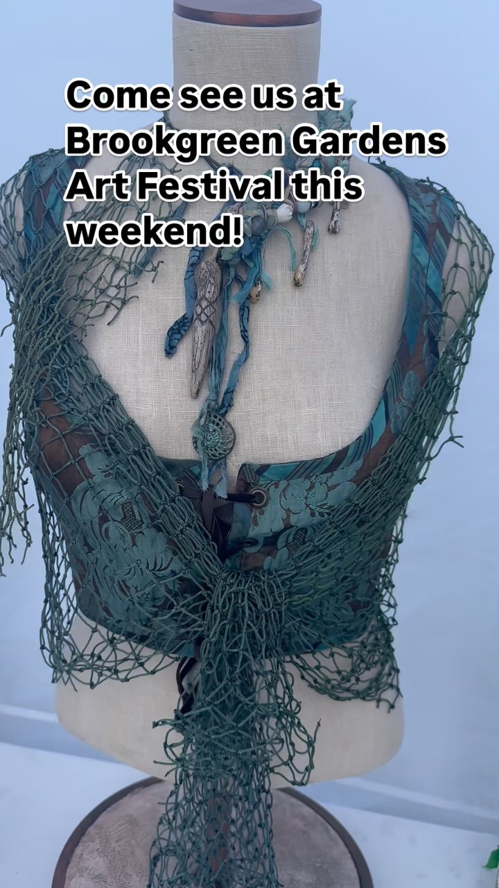 Be sure to come see us at Brookgreen Gardens Art Festival this weekend!
#miskatonicmermaids #artfestival #brookgreengardens #jewlery #handmade #sailbags