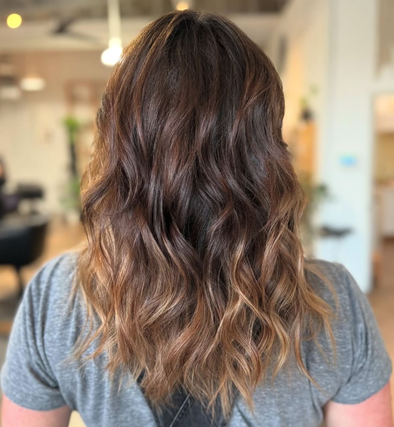 Modern ombré, yes please 😮💨 @beckywiththegoodhair_sc
#ombrèhair #springhairgoals #organichaircarebusiness