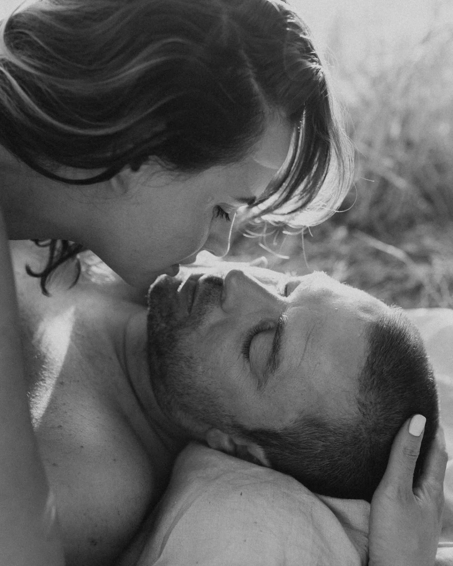 ENDLESS SUMMER / 9H12 APRÈS L'AMOUR
•
Direction artistique et stylisme • @croquezlapomme
Photographie • @anais_bizet_photographie
Fleurs • @le.fleuriste
Mise en beauté • @soniablille
Couple • Mes amoureux préférés 💛
•
#endlesssummer #lovers #directionartistique #artdirector #lovers #reallove