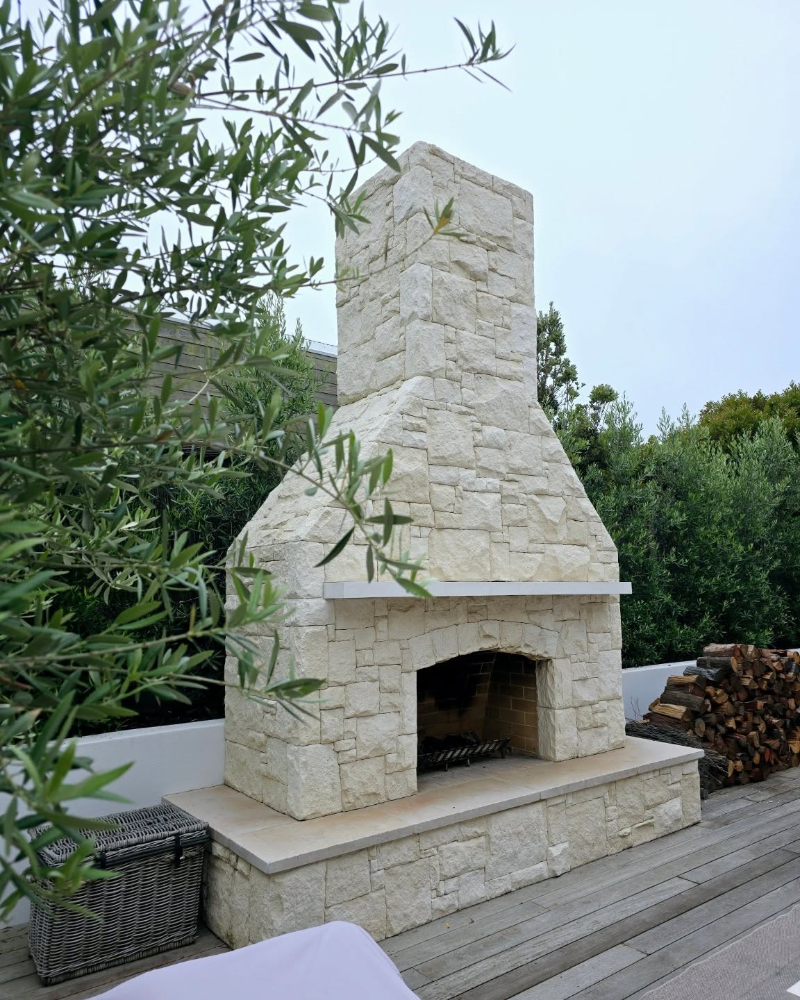Toasted marshmallows season is coming...
Not a bad way to toast them in the beautiful outdoor fireplace. Wrapped in our Shell Tuscan Limestone Cladding (with special angled corners custom made)
Yum!
--------
Product - Shell Tuscan Limestone Cladding
Available exclusively from Limestone Australia and partner resellers.
#stonecladding
#shelltuscancladding
#shelltuscanlimestone