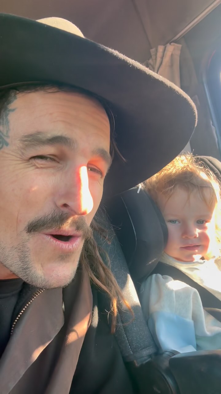 Banksia has come to work with me today. Only request is we listen to the Frozen playlist all day ❤️