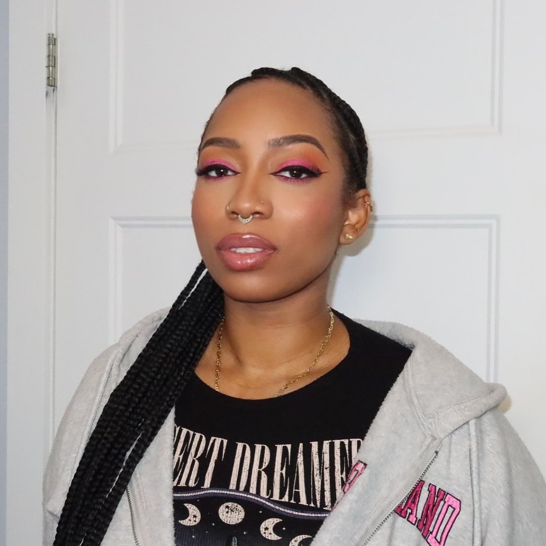 Bold Pink liner 💕💕
#glow #makeup #makeupaddict #makeover #instaglam #mtl #montreal ##canadamakeupartist #patmcgrath #glowmakeup #glammakeup #beauty #natashadenona #makeupartistworldwide #mua #makeupartist #dior #makeupforblackwomen #motd #wakeupandmakeup #glam #luxurymakeup #montrealmakeupartist