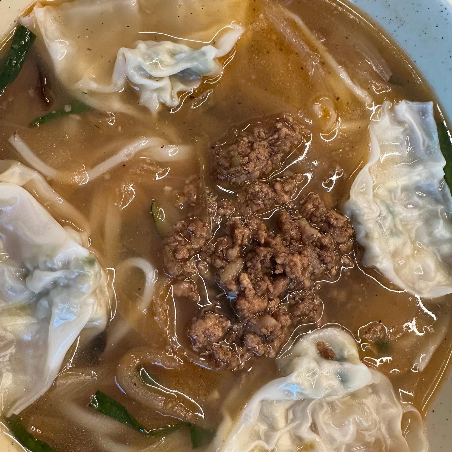 Our first meal in #Seoul was one of the best so far - #kalguksu - hand-cut noods in molten broth and then cold chlorella noodles in spicy sauce, with super-garlicky kimchi. Unreal way to start the trip. I am SO HAPPY to be here! #scoffbanter
