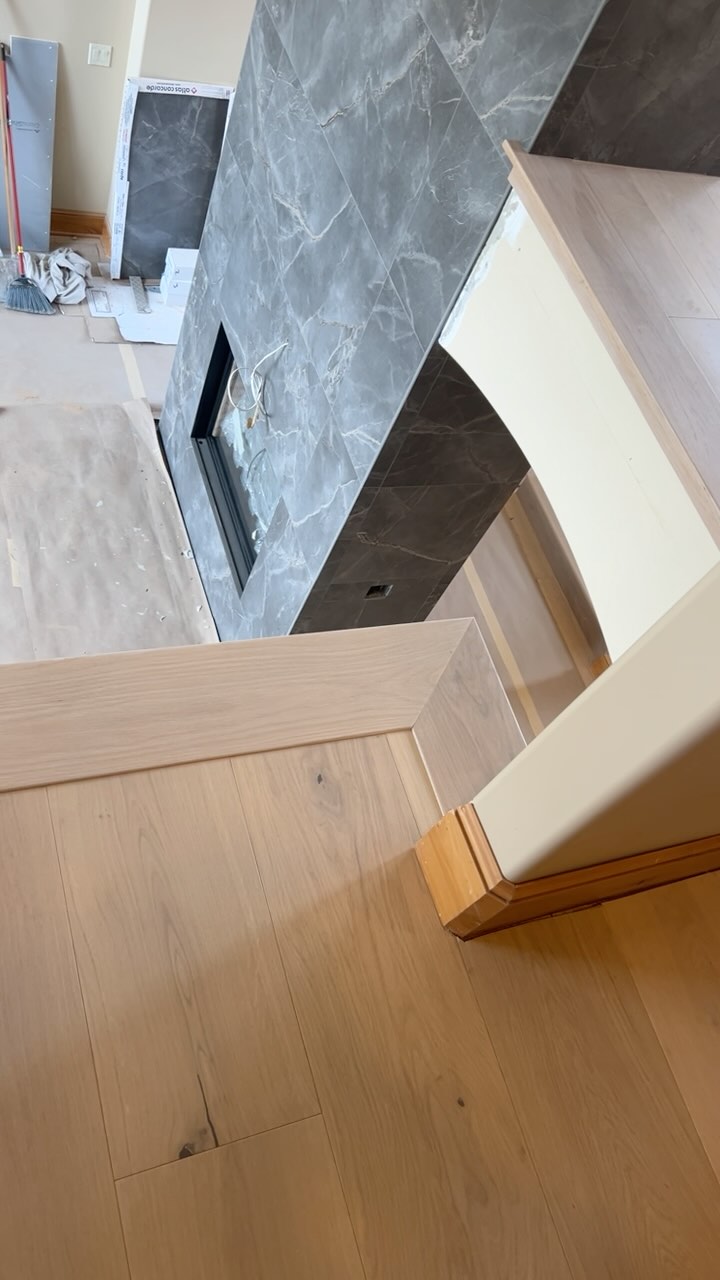Sharp edges and clean looks. @reward_flooring @jeffshaw.construction #trademarkflooring #chooseprofessionals #pristine