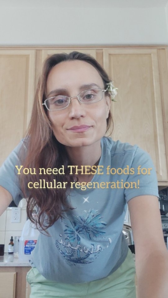 Your body was DESIGNED to heal...it just needs the right tools! 💚
Let’s talk about 3 of the most powerful healers for deep detox + regeneration:
🌱 HERBS - These are nature’s intelligent healers. Specific herbs target the lymphatic system, kidneys, liver, and other parts of the body, and contain awareness that is tissue-specific when it comes to regeneration of organs. They bind, loosen, and remove acids/toxins out of the body, including heavy metals, acids, mucus, and parasites - so your cells can rebuild.
🍓 FRUIT - It's the simple sugars in fruit that fuels the cells and the nervous system. Fruit also provides the body with hydration, astringency, and cellular electricity. Fruits pull waste out of tissues, flush the lymph, and deliver antioxidants that restore your body at the deepest level. They clean you from the inside out...more than any other food found in nature.
🥬 ALKALINE FOODS - Disease thrives in an acidic terrain. Alkaline foods (like leafy greens, fruits, cucumbers, melons, sprouts, and herbs) neutralize acids, reduce inflammation, and restore your terrain's pH balance. They create an internal environment where healing becomes inevitable.
HERBS, FRUIT, and ALKALINE FOODS are nature's best healers...
✨This is how you cleanse.
✨This is how you rebuild.
✨This is how you thrive physically, mentally, and emotionally!
✅✅✅ Follow me for more natural healing inspiration! 🤗
.
.
.
.
.
.
.
#healingnaturally #healing #detoxyourbody #healingwithfood #healthtips #wellnesscoach #detoxing #bodycleanse #foodsthatheal #healthylivingtips #detoxwithanesa