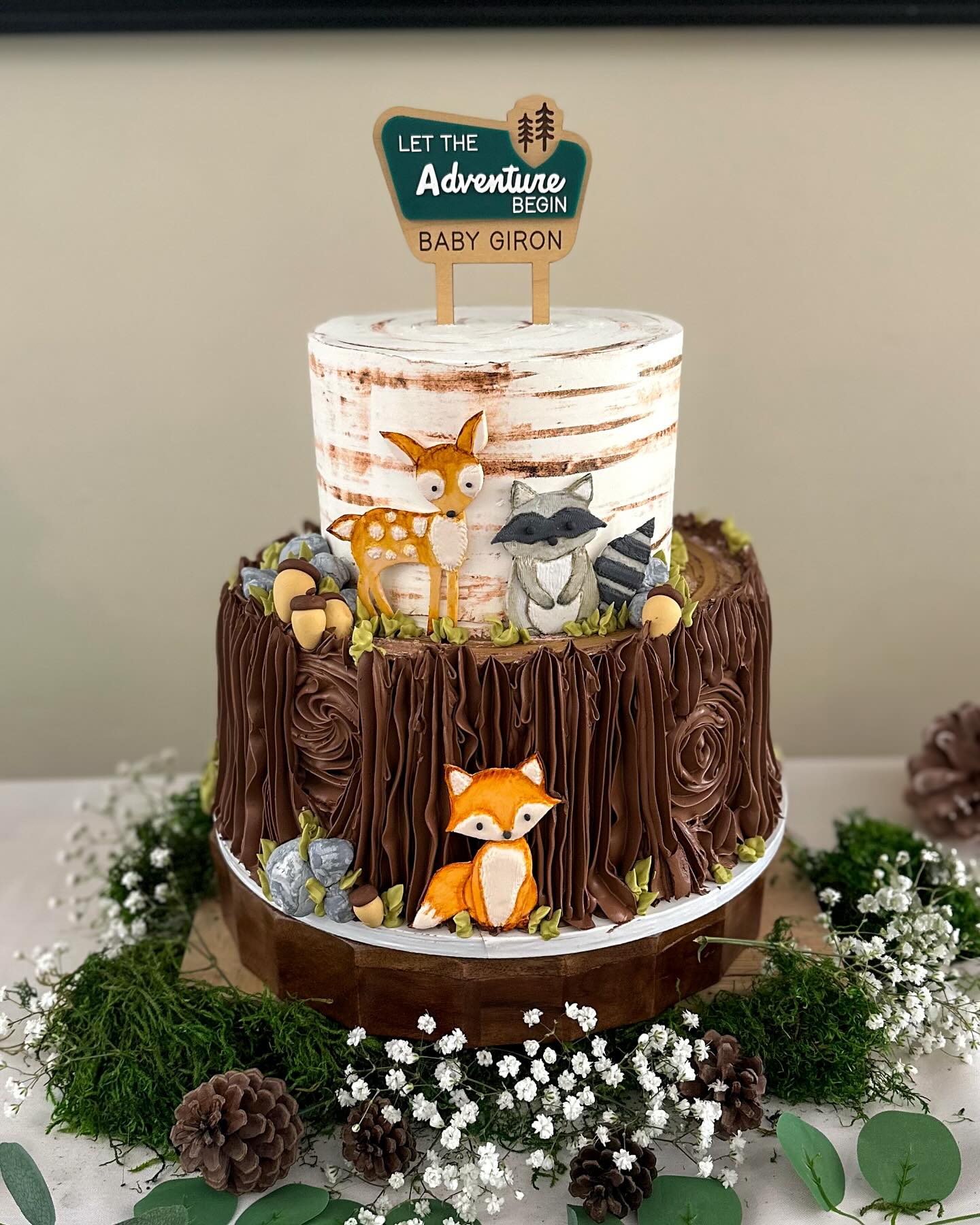 The best adventure yet! We love this baby shower theme!
#babyshowercake #woodlandcreatures #woodlandcreaturescake #babyshower #customcake #nationalforrest
