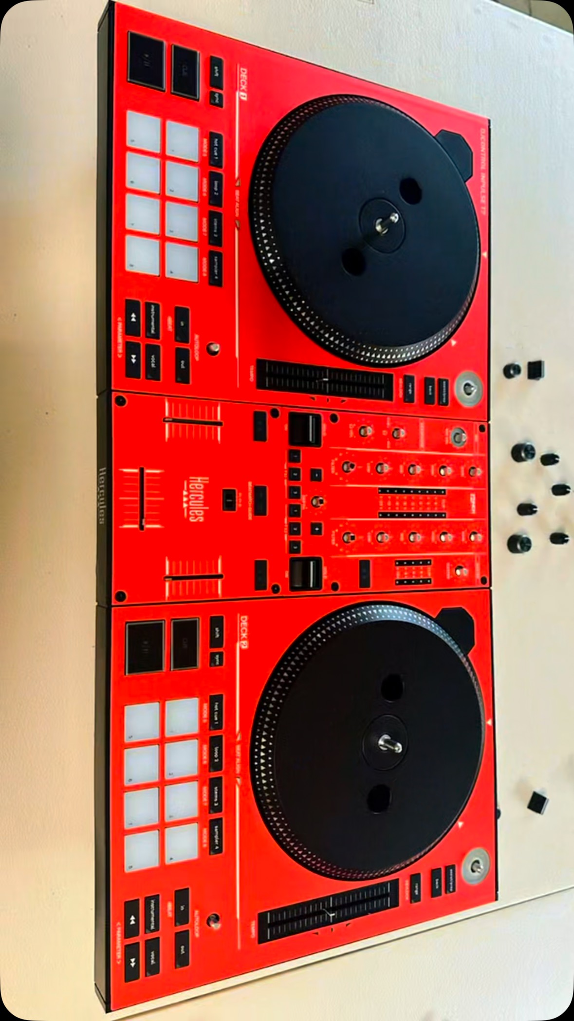 Got to whip this bad boy out at the weekend! Amazing and portable DJ Controller @herculesaudio for those smaller functions. @12inchskinz coming through once more with the customs! #melbournedj #melbournedjhire #thernbdj #herculesdj #herculest7