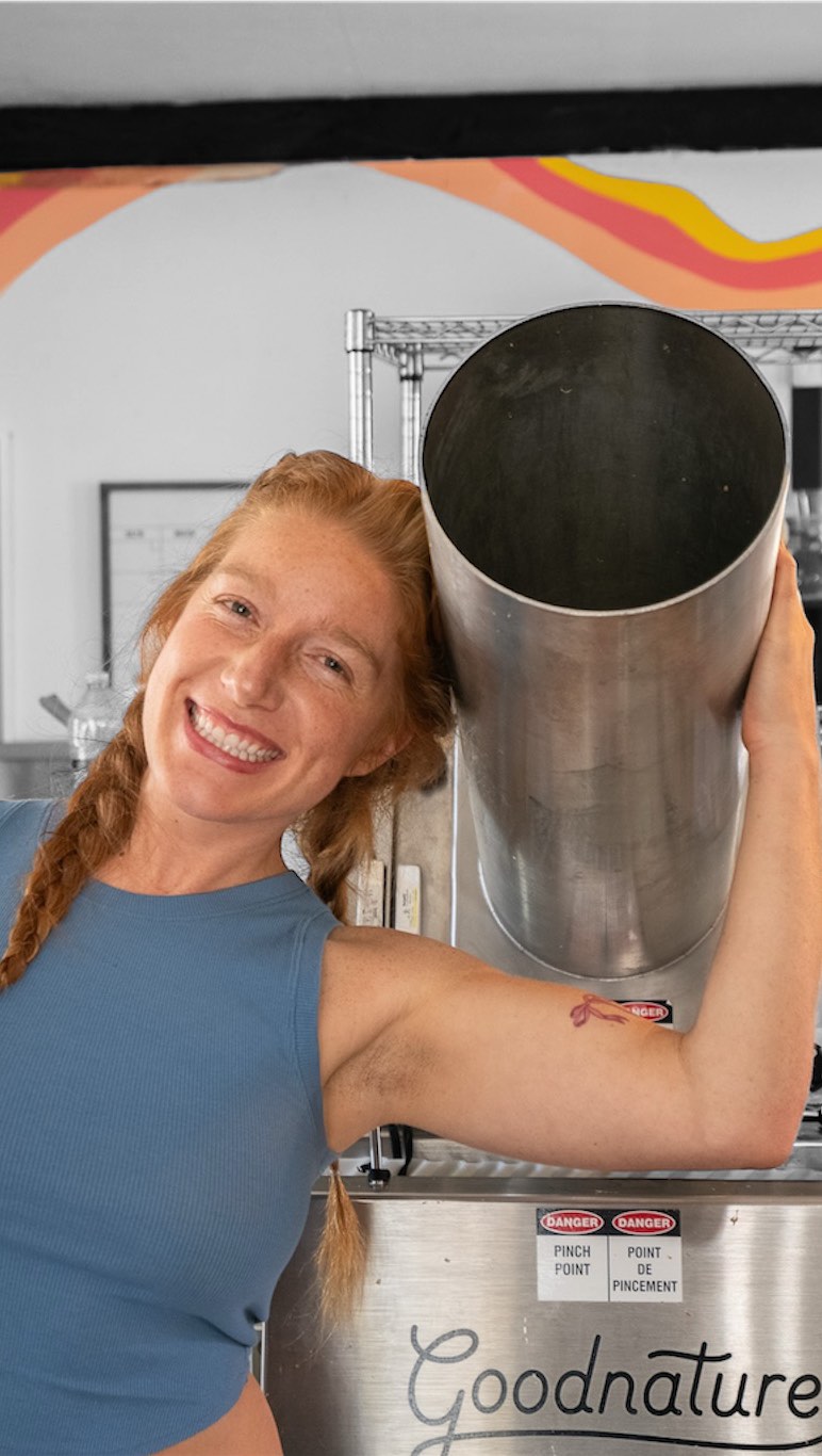 ✨💫new juicer reveal✨💫She’s juicy. She’s fast. She is soooo ready for you!!! See you tomorrow in Exeter, Saturday in Portsmouth, and Sunday in Kittery!!! Took me extreme too long to make this, but she seems worth it sooooo enjoy.