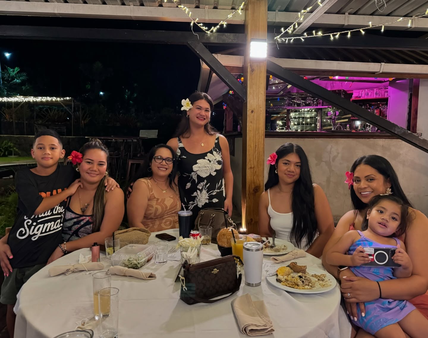 Wednesday Grill Night ✨🌺
6PM - 10PM
Book Now!😍
✔️ Delicious and affordable meal
✔️ Dine under the stars
✔️ Beautiful relaxing garden atmosphere
✔️ Happy Hour
DM or Call 7578542 to make a reservation 😍🤤😋🥰
Where you’d rather be ✨
“COME KOKA WITH US!”
#wednesdaygrill
#wednesday #grillnight #kokabar #lemanumea #hotel #samoa