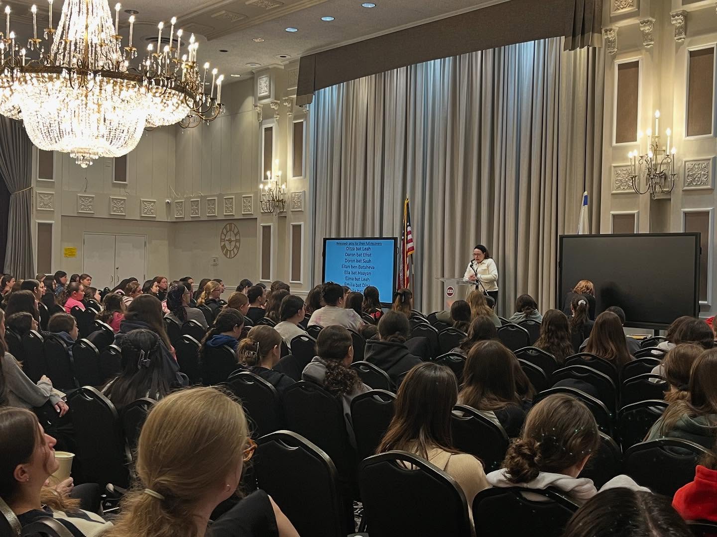 Today we had the privilege of hearing from Sivan Rahav-Meir renowned Israeli journalist and reporter. She spoke to the students about the importance of independence as a vehicle for developing self-confidence and forging a stronger connection to Hashem. Thank you to the Bohm family for sponsoring leilu nishmas Ava & Ivan Waisbord, Chava Raizel bas Yocheved and Yisrael Eliezer Ben Tzvi Hirsch. #AtBruriahICan