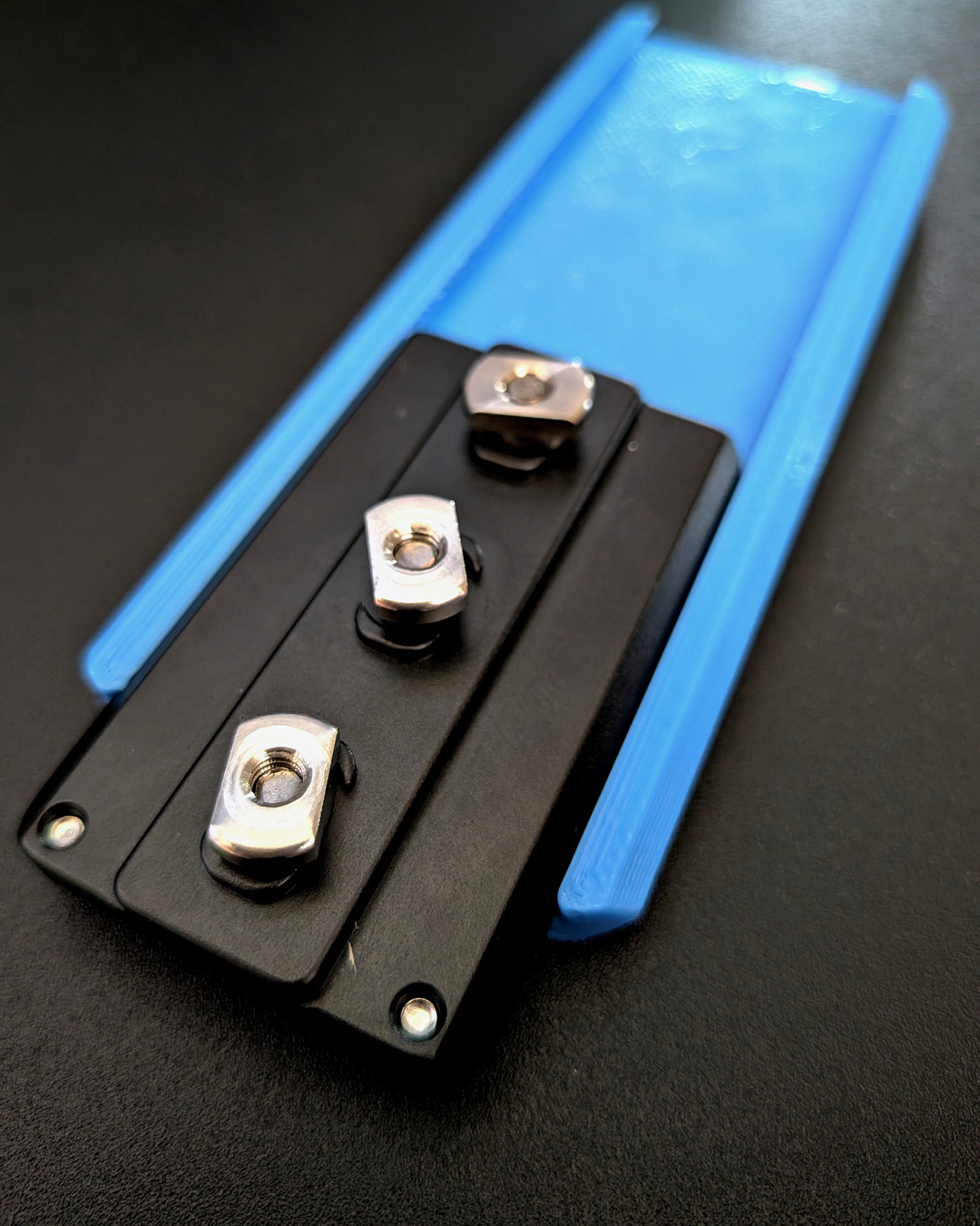 Transform your setup with our Snap on ARCA rail covers! Available in ABS for durability or flexible TPU for convenience in various lengths. Keep your equipment protected! You can have any color you want, as long as its black. Link in Bio #ARCA #TacticalGear #3DPrinting #Accessories