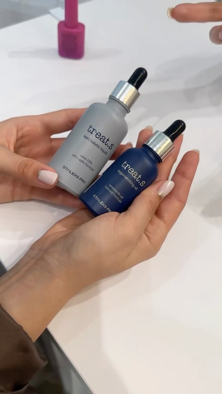 Keratolitik sa prirodnim fermentima i Keratolitik sa prirodnim fermentima i hidratantnim komponentama dizajnirani su za nežno uklanjanje grube kože na stopalima.
Obezbeđuje elastičnost kože.
Prirodni antiseptik, ublažava upale i štiti kožu od bakterija.
Dva divna saveznika u resavanju ispucalih i grupih peta.
A tu je i dopuna materijala.