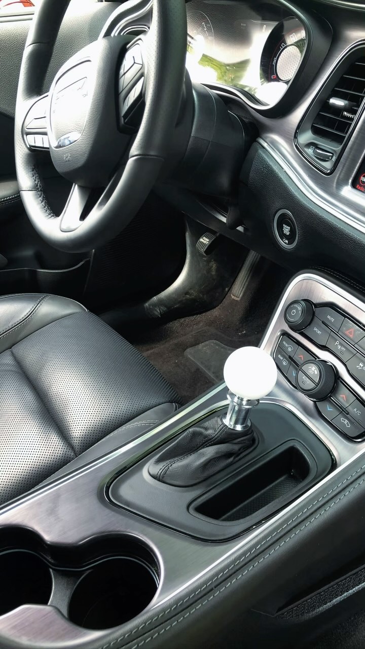 One of the easiest upgrades you can make to your Dodge. Installation takes about 20 mins and requires only a screwdriver and plastic pry bar.
#wmgarage #whitemadnessgarage #shifter #custom