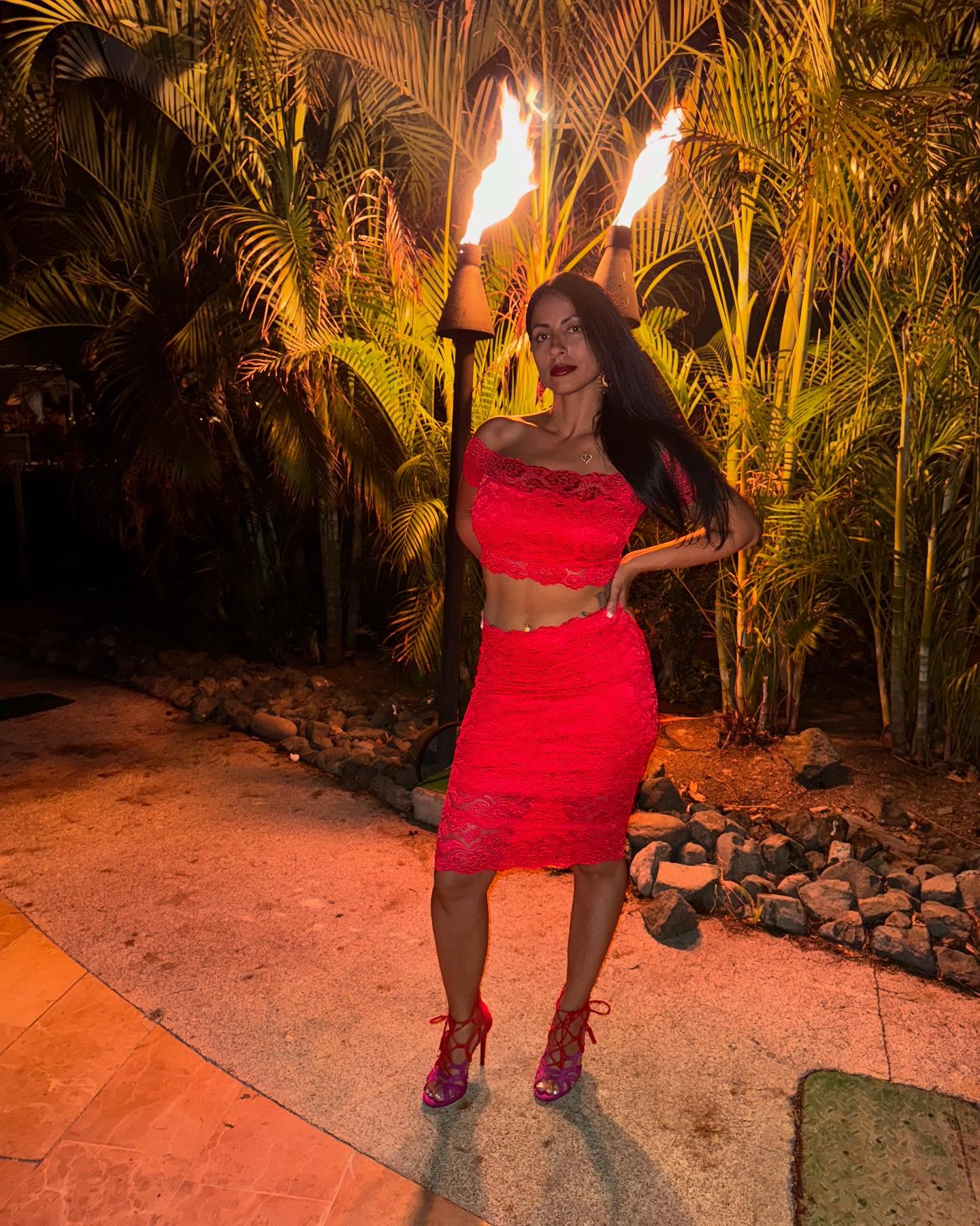 Rising from the ashes like a 🐦🔥🐦🔥❤️🔥Follow @wellnessbuzz_ if you want to keep up with my rebirth as I give you the tools that continuously help me create the highest version of myself 👑📈🌟
#phoenix
#costarica
#levelup
#wellnesswarrior
#rebirth
