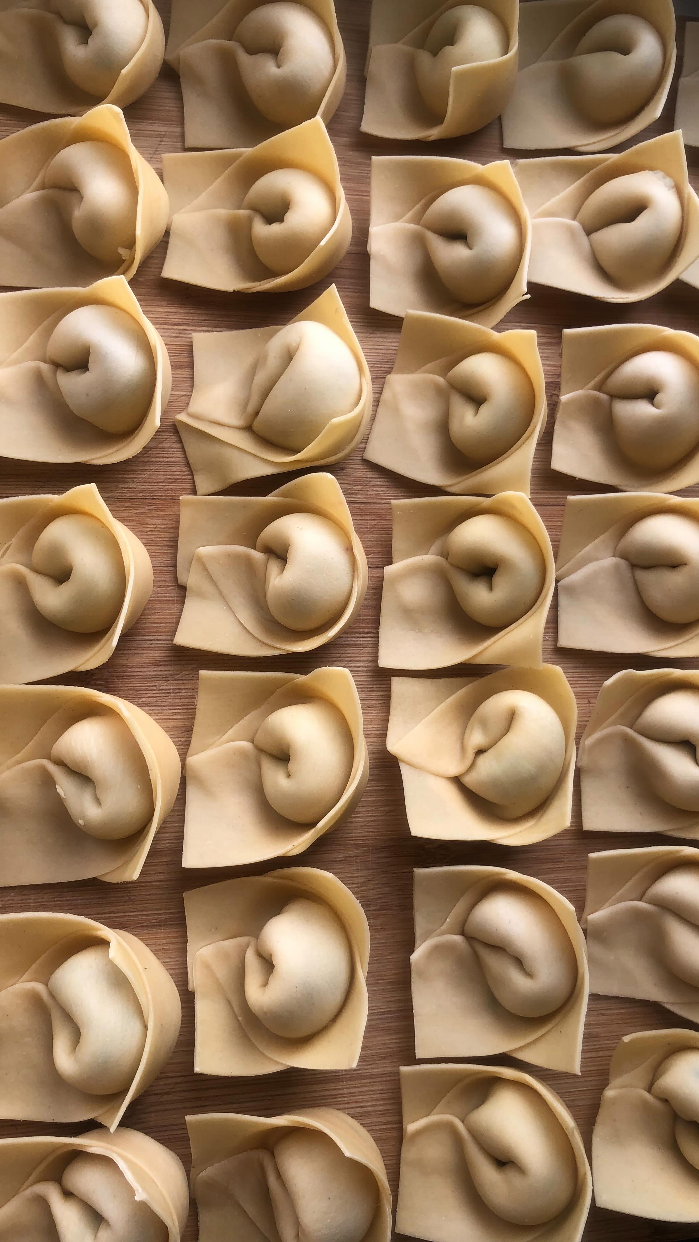 Let’s make cappellacci! Get your egg pasta dough and filling ready, here’s your step-by-step super quick video tutorial on creating this stunning filled pasta shape. Drop any questions you have in the comments!
•
•
•
•
•
#freshpasta #pastafresca #homemadepasta #pastalovers #foodie #eattheworld #foodforthesoul #goodmoodfood #pastalover #feedfeed #italiancooking #onmytable #girlswithgluten #chosepasta #foryoupage #explore #workshop #pastatools #italiantools #brasspastatools #madeinitaly