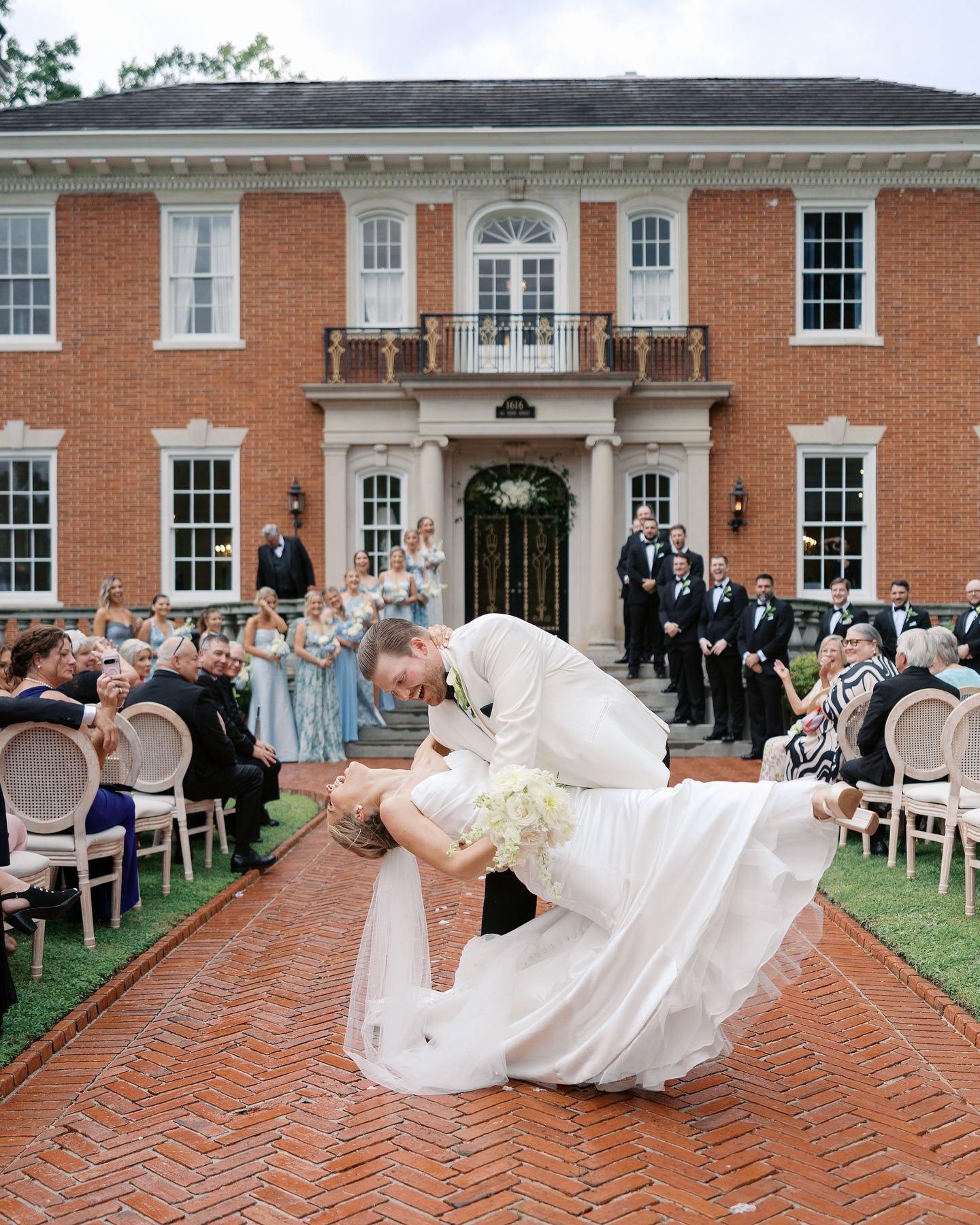 This past Saturday we had the absolute luxury of hosting Hannah & Colby’s beautiful wedding day, which was an absolute dream 🕊️
A little (or a ton) of rain couldn’t dampen the love shown between the two of them and their incredible families and friends.
Thank you to the amazing vendor team that helped bring their wedding dreams to life and were willing to get soaked throughout the night with our team! Especially the wonderful teams of @savoiecatering , @premium_pours & @laurenprevattephoto ! Y’all were rockstars & @blackberrybreezeband was the icing on the cake!
Cheers to years and years of happiness for @hannahrae12344 & Colby!
Venue , Day-of Coordination, Valet: @the1616house
Florals: @poppiesbyac
Hair & Makeup: @makeup_by_jadecarroll
Photography:@laurenprevattephoto
Caterer: @savoiecatering
Bar: @premium_pours
Band: @blackberrybreezeband
Jeweler: @diannesjewelry
Dress: @bellasbridal
Custom Crest: @golden.grace.designs
#the1616house #alabamaweddings