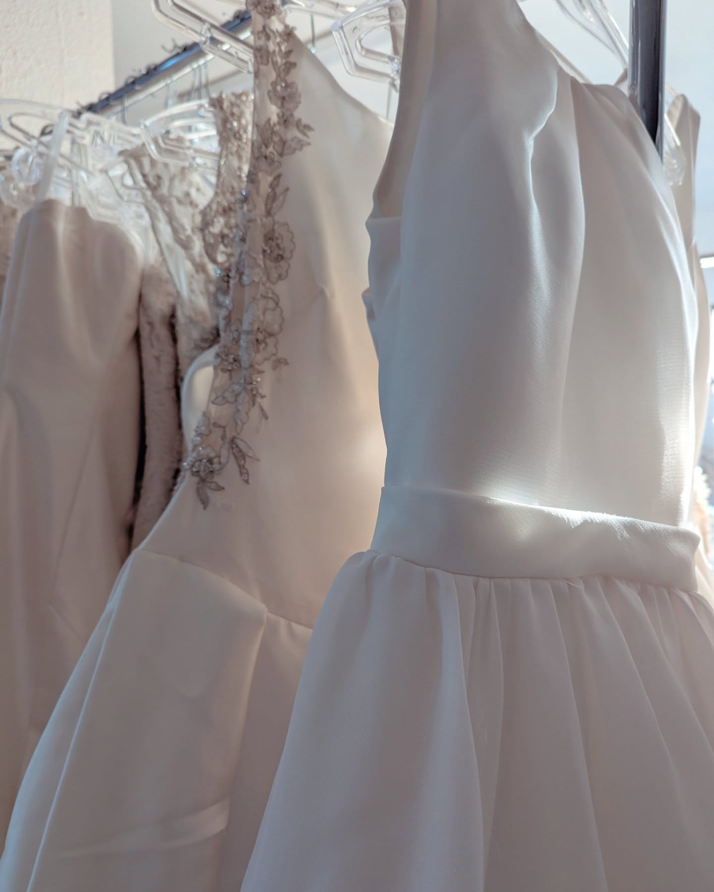 ✨ Afternoon Light in the Studio ✨
There’s something magical about how the afternoon light hits just right in the studio—it brings out the most beautiful textures and intricate details in fabric. 💫
The first thing we’re always drawn to in a wedding dress is the fabric. It’s where the design begins, and where the true essence of the gown shines through. From the luxurious sheen of the fabric to the intricate beading and lacework, every detail tells a story of craftsmanship and love. ✂️
#BridalDetails #WeddingDressTextures #BridalInspiration #LuxuryBridal #StudioMagic #BeadedLace #FabricLove #CustomBridal #WeddingDressGoals #BridalCraftsmanship #TimelessElegance #SustainableBridal