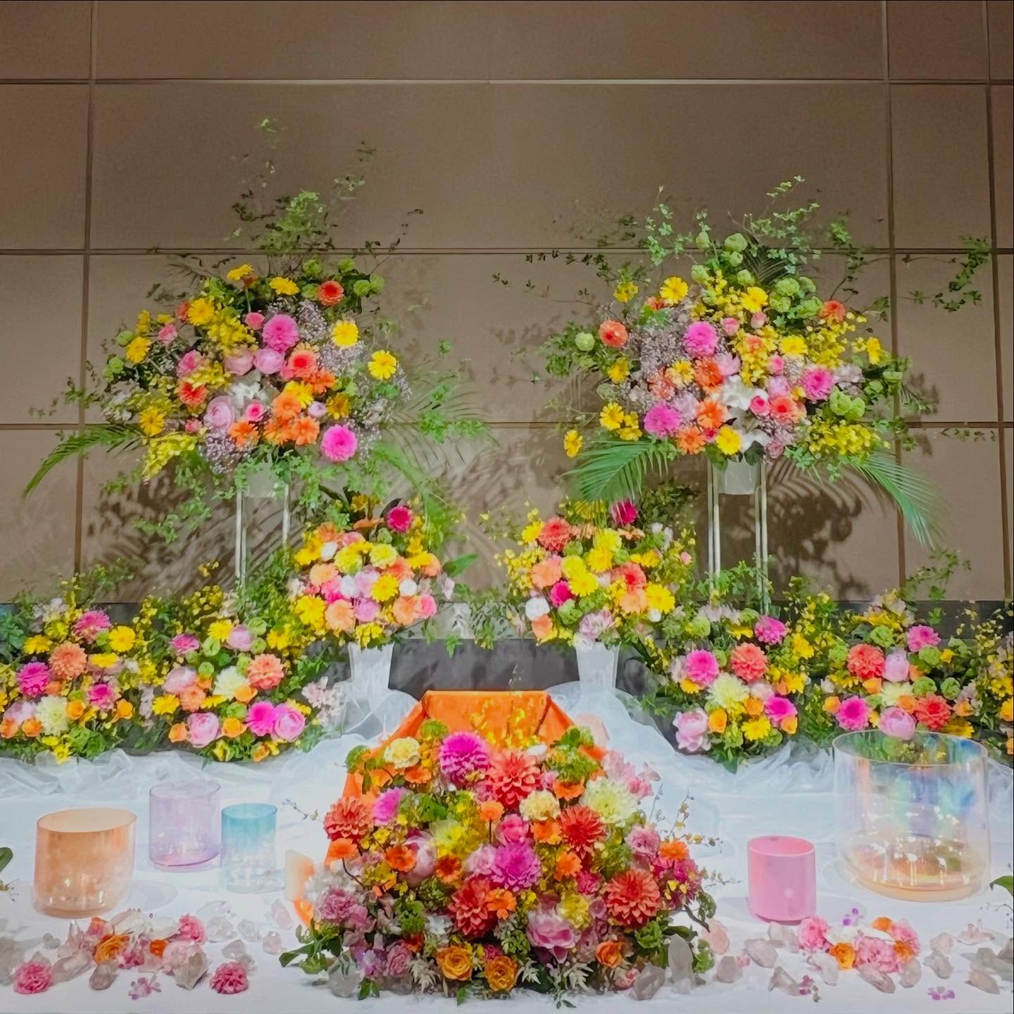 💐写真は前回のウエサク満月グランドセレモニーのステージの写真。たくさんの生花を飾り、お釈迦様が一年に一回地球に還るわずかな瞬間を迎えました
💐今年もグランドセレモニーは世界各国のたくさんの寄付で飾る予定
✨ウエサク祭典&グランドセレモニー詳細はプロフィールのリンクから
💐お花の寄付もリンクから
#wesak #wesakvalley #prayforall #ウエサク満月