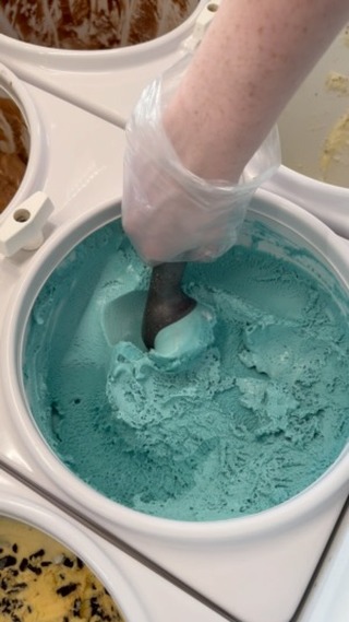 All things blue💙
#scratchicecream #icecream #scratchicecreammke #brookfield #milwaukee #westallis #wisconsin #icecreamlover #sweettreat #