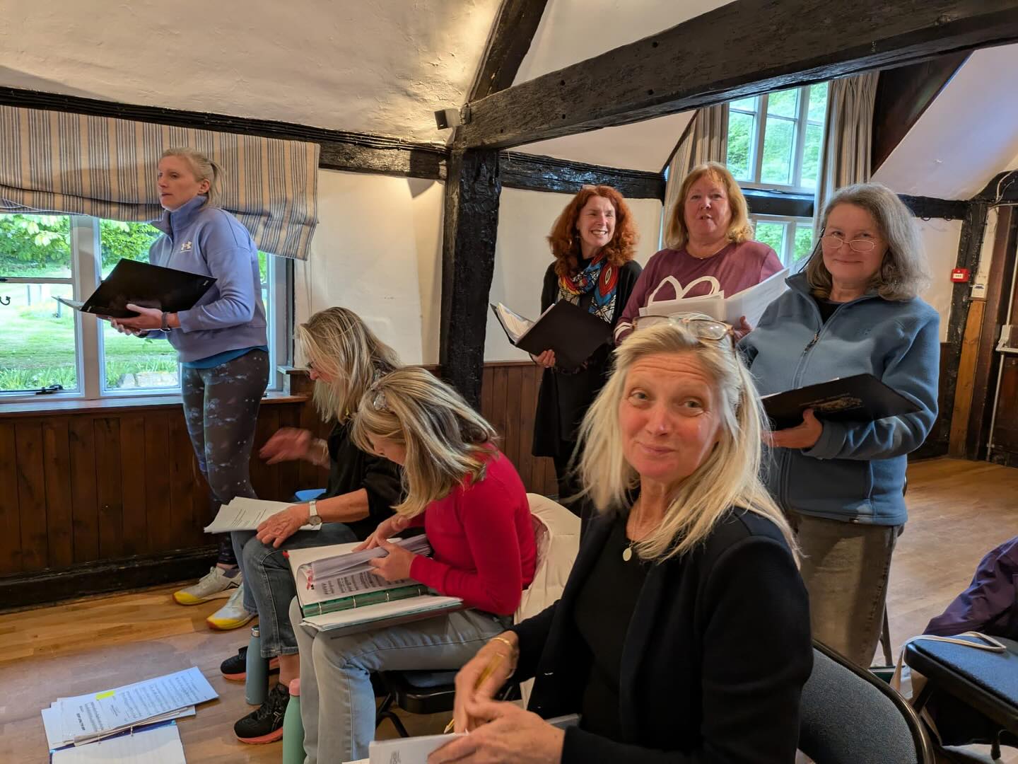 Ahead of their performance on Saturday 10 May, the Barley and Surrounding Villages Choir are busy rehearsing!
.
Come and see them perform at the Market from 12.15-12.45, and why not sing along too!
.
We have lots of entertainment planned for you to enjoy throughout the day. The Royston Town Band will follow the Choir at 12.45. Find them in the Secret Garden.
.
More info on our website - link in bio. Don’t forget to book your tickets for the Market too!
.
#choir #barleychoir #barkway #barkwaymarket #whatsonatbarkwaymarket #fundayout #familyevent #villagemarket #hertfordshire