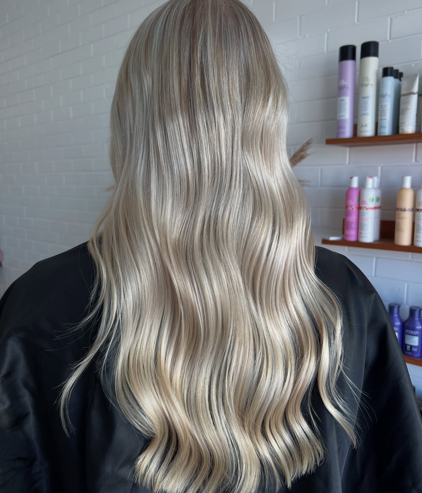 Major blonde refresh! 🌵🫶🏻🌸🧚🏼♀️
Book your dream hair now >>
-
-
#ballinahairdresser #blondehair #ballinablonde #blonde #balayage #ballina #longhair #beachwaveshair