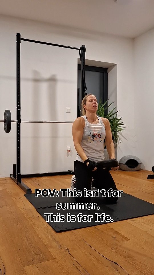 I don’t train for short-term goals or quick fixes. I train for strength, independence, and feeling good in my body for the long run.
Because health isn’t seasonal. It’s a lifelong commitment. #ThisIsForLife
#WomenWhoLift
#VeganFitness
#StrongNotSkinny
#LongevityTraining
#SustainableHealth
#MidlifeStrength
#personaltrainerlife
