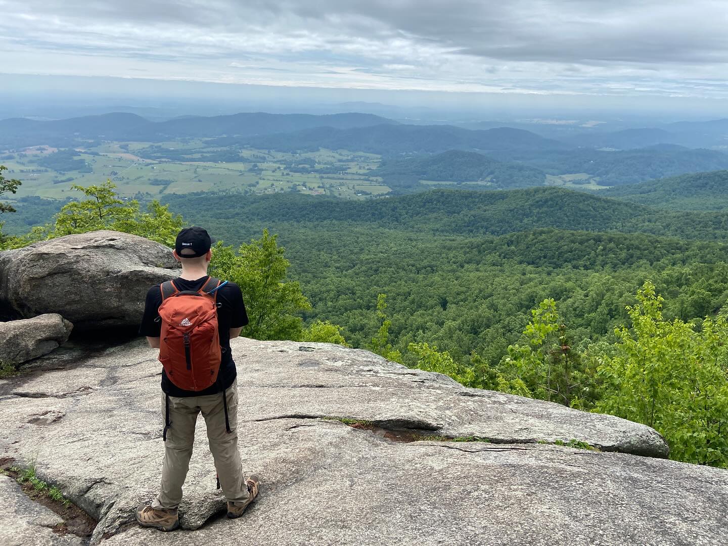 A new post is up on the blog! I write about all the essential hiking gear needed for a fun and safe hike. If you’re just getting started in outdoor adventures, this list may come in handy 😊
Link to blog in bio!
#hiking #hikers #hikersofinstagram #adventure #hikinggear #getoutside #blog #blogpost