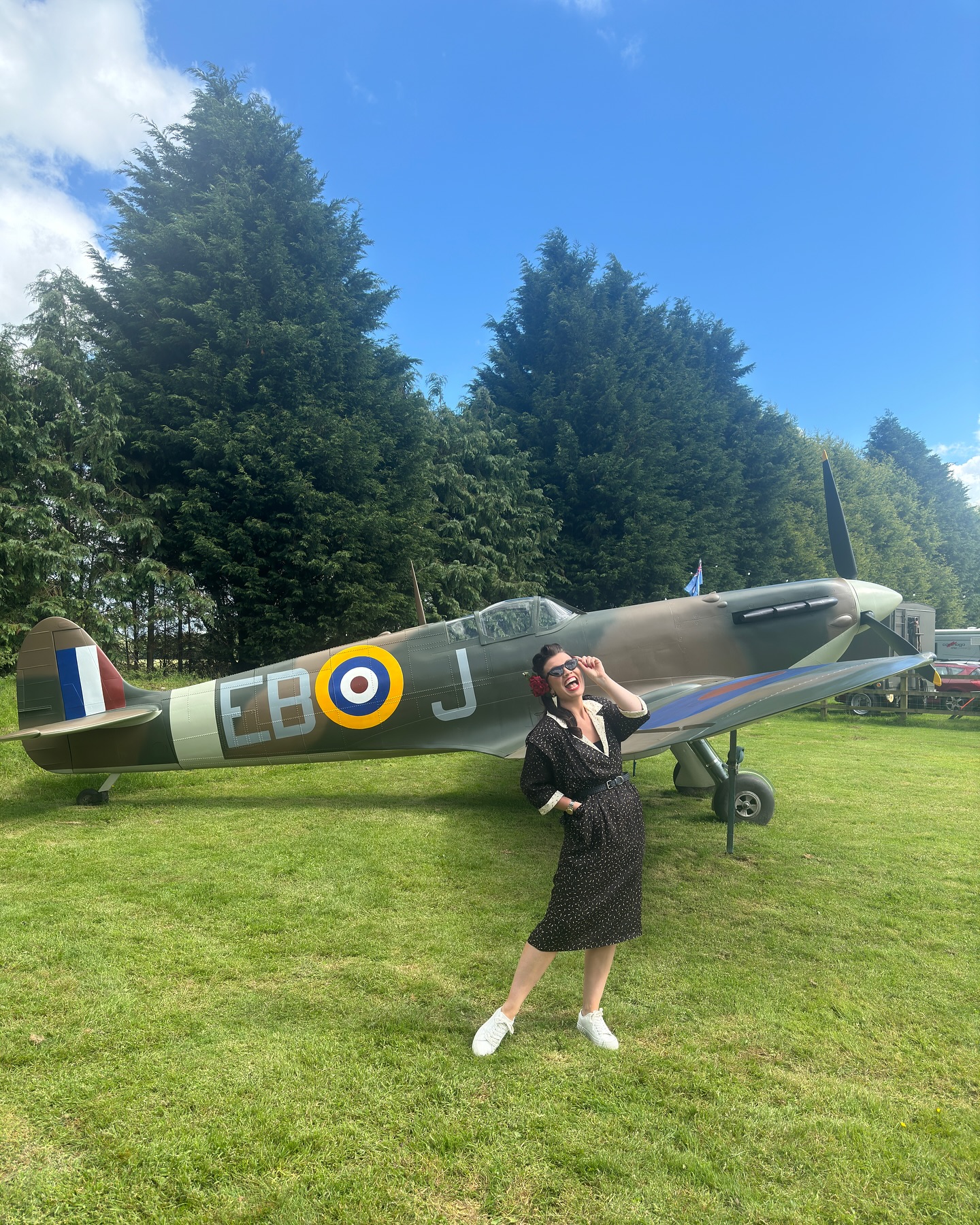 HAPPY VE DAY ♥️📣🎙️
Celebrating 80 years today and I’ve been singing at a lovely event this afternoon. Full of Vera Lynn, Anne Shelton, Anne, Murray, Doris Day, Elvis and war time classics 🎵
#TBT to an amazing event with @serendipityevents_uk last year for DDay celebrations ✨
Thankful for all those who have served & are still serving our country. I had a lovely dance this afternoon with a gentlemen who was dressed head to toe in his medals 🎖️
#veday #veday80 #wartimeclassics #wartimesinger #veralynn #annemurray #anneshelton #dorisday #elvis #wartimesongs