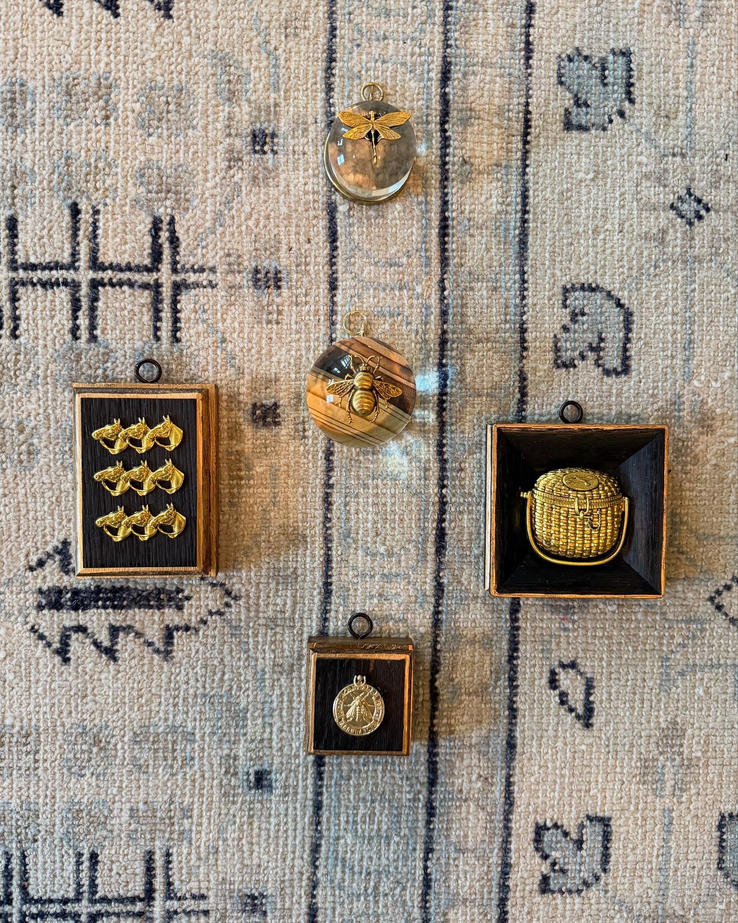 In honor of the Kentucky Derby, and my husbands ties to Louisville, I'm excited to hang my growing @museumbees collection 🐝