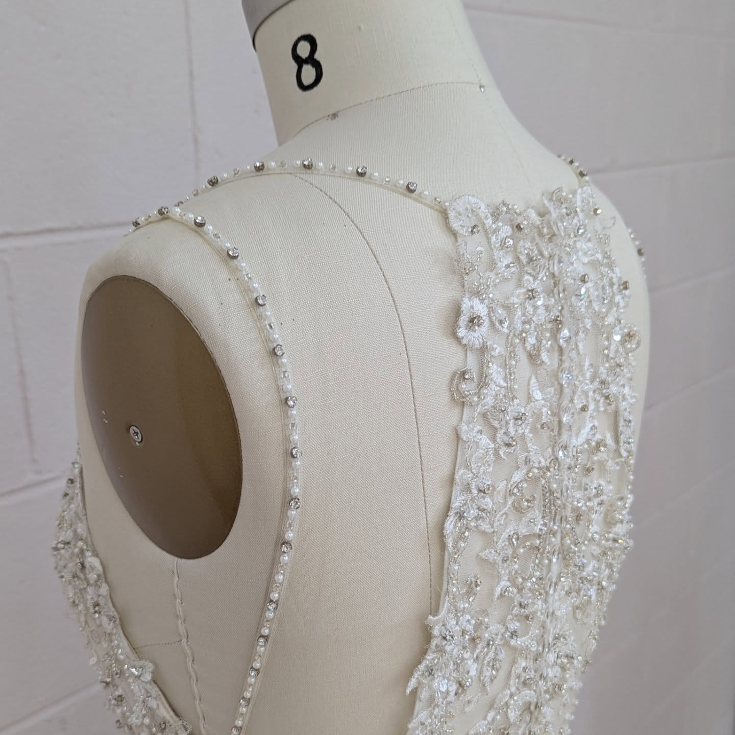 Timeless Romance in Every Stitch ✨
The Sottero and Midgley Oakley gown is the perfect blend of romance and modern elegance. Featuring intricate lace, a flattering mermaid silhouette, and delicate beadwork, this dress is designed to make you feel like the bride of your dreams. ✂️💫
With its stunning back details and luxurious fabric, the Oakley gown is a true showstopper. Make your wedding day unforgettable with this iconic design.
Tap to shop this exquisite gown! 💍👇
#SotteroAndMidgley #MermaidWeddingDress #LaceBridal #BridalInspo #LuxuryWeddingDress #WeddingDressGoals #BridalFashion #ModernRomance #BridalPerfection #ShopBridal