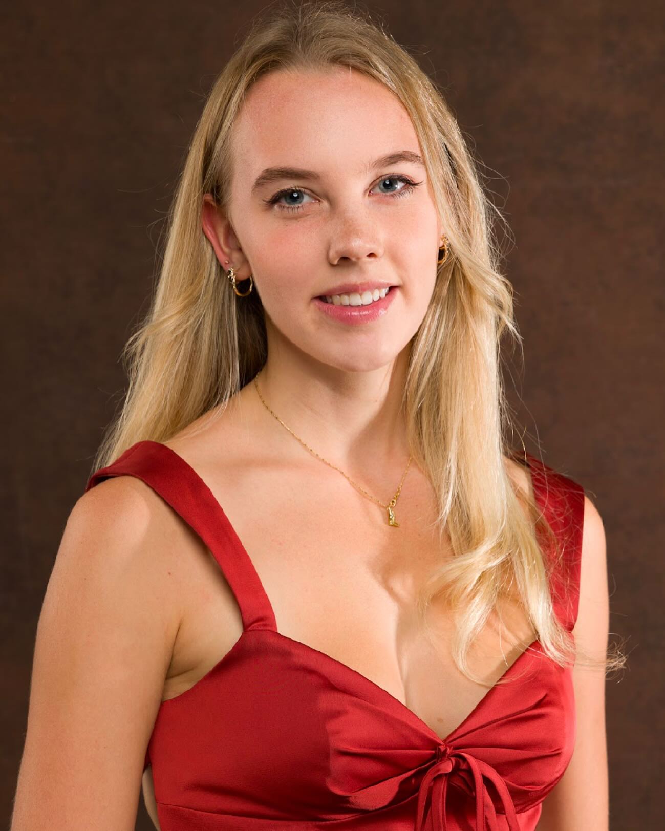Meet Brynn:
Brynn is so excited to have the opportunity to sing with Candesca. Her love for singing began at a young age and she is thrilled to be part of this talented group of women. She began singing with Candesca in 2022 and is super excited for this years season. She now attends UBCO and is taking a Bachelor of Arts.