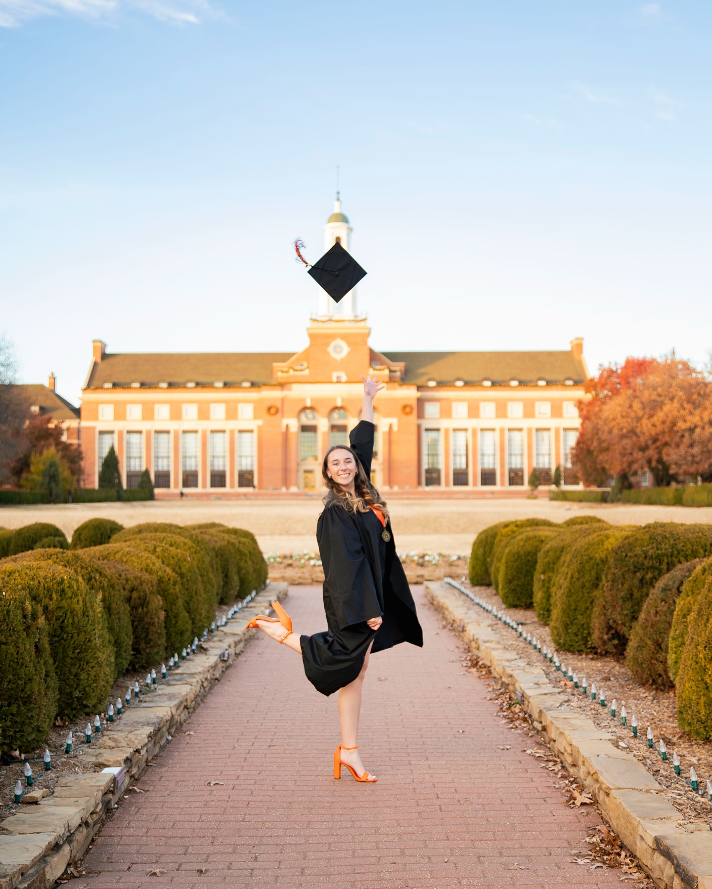 HAPPY END OF THE SCHOOL YEAR POKES!!!
#loyalandtrue
#oklahomastateuniversity #seniorphotographers #seniorportrait #oklahomaseniorphotographer #oklahomaphotographer #gradution #collegegraduation
