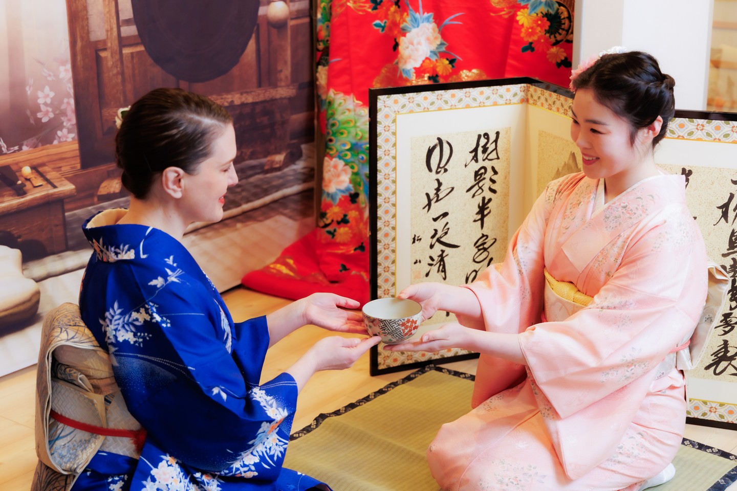 ✨ Experience Japan like never before! Dive into the rich culture with our unique kimono rentals and indulge in immersive workshops that bring Japan's beauty to life. Are you ready to embrace tradition? Book now and make unforgettable memories! 🌸👘🎎 Link in bio #RinneKimonos #ExploreJapan #CulturalExperience #KimonoRental