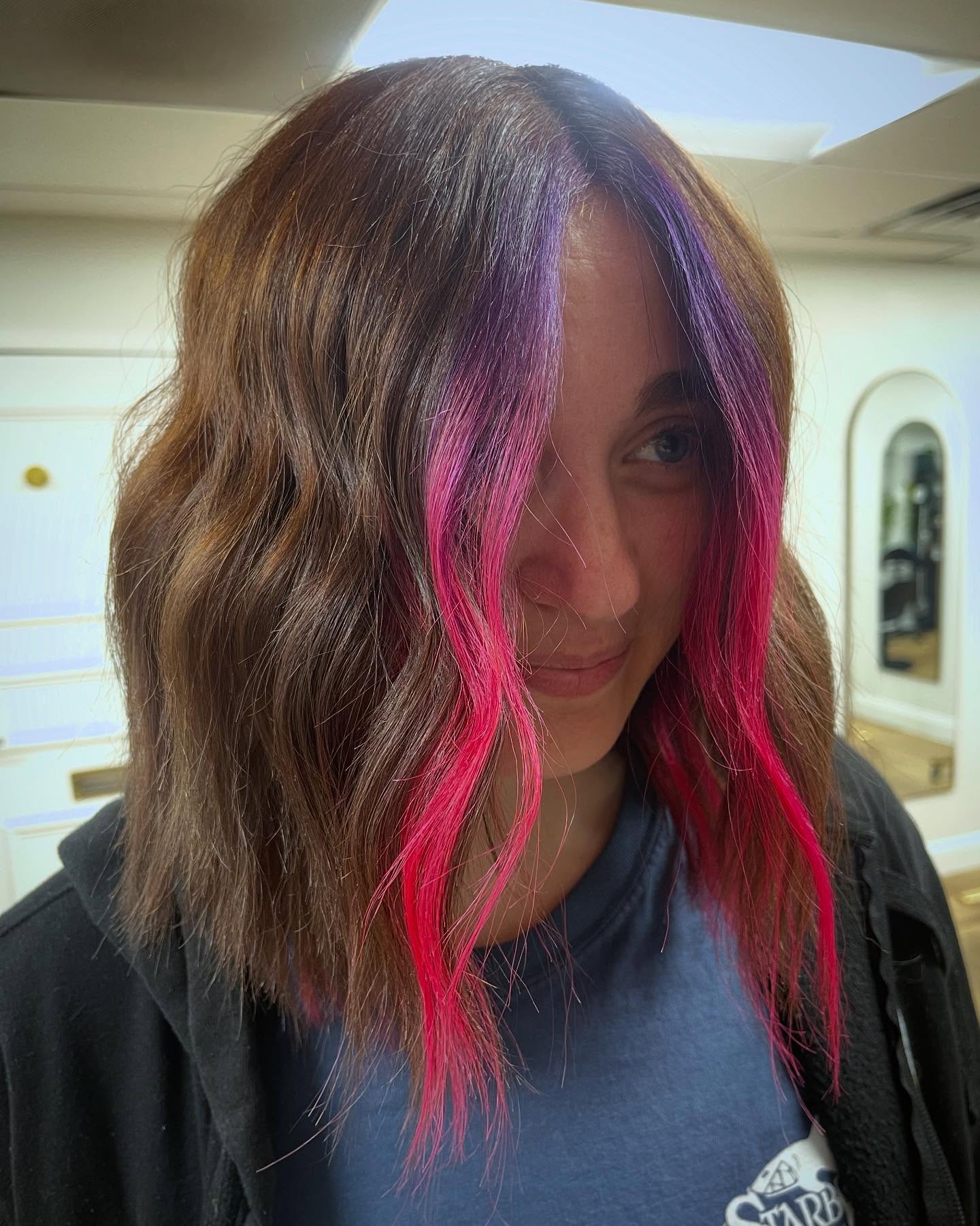 I had a lot of fun with this transformation. Bold $$ piece for @a.rose.s.20! Swipe to see the before! #moneypiece #redken #pulpriot #colorcorrection