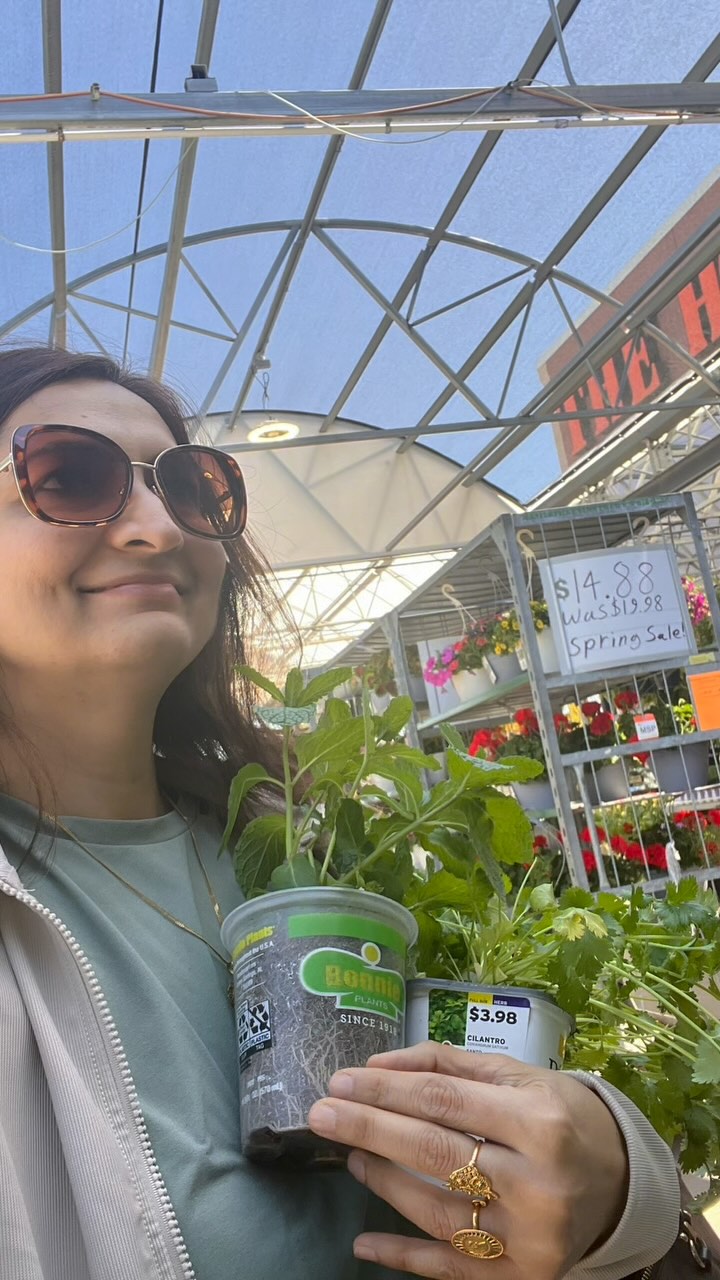🪴👩🌾Small Space, Big Flavor: My Spring Garden Picks!
🌳Spring is finally here in Minnesota, and that means it’s time to get my hands in the dirt—container garden style!
🙌This year I’m keeping it simple but flavorful with a few of my favorite herbs and veggies:
Herbs I picked–
🌿 Cilantro (hello, taco nights!)
– 🌱 Oregano (antioxidant powerhouse)
– 🌿 Basil (because everything’s better with pesto)
– 🌱 Mint (cooling + great for digestion)
Veggies:
– 🥒 Zucchini (versatile, and gut-friendly)
– 🫑 Bell peppers (vitamin C boost!)
– 🥬 A variety of kale — which I’m most excited about! It thrives up here and packs a serious nutrient punch.
🧤Growing even a few plants at home helps me stay connected to seasonal eating and makes it easier to add fresh, functional foods to every meal.
🫶What are you planting this spring?
#priyankasagarrdn #twincitiesbloggers #twincitiesfitness #dietitiansofinstagram #healthylifestyle #spring2025 #containergardening #minnesotalife #twincitiesmoms #rdchat #homegrown #gardeningismytherapy
