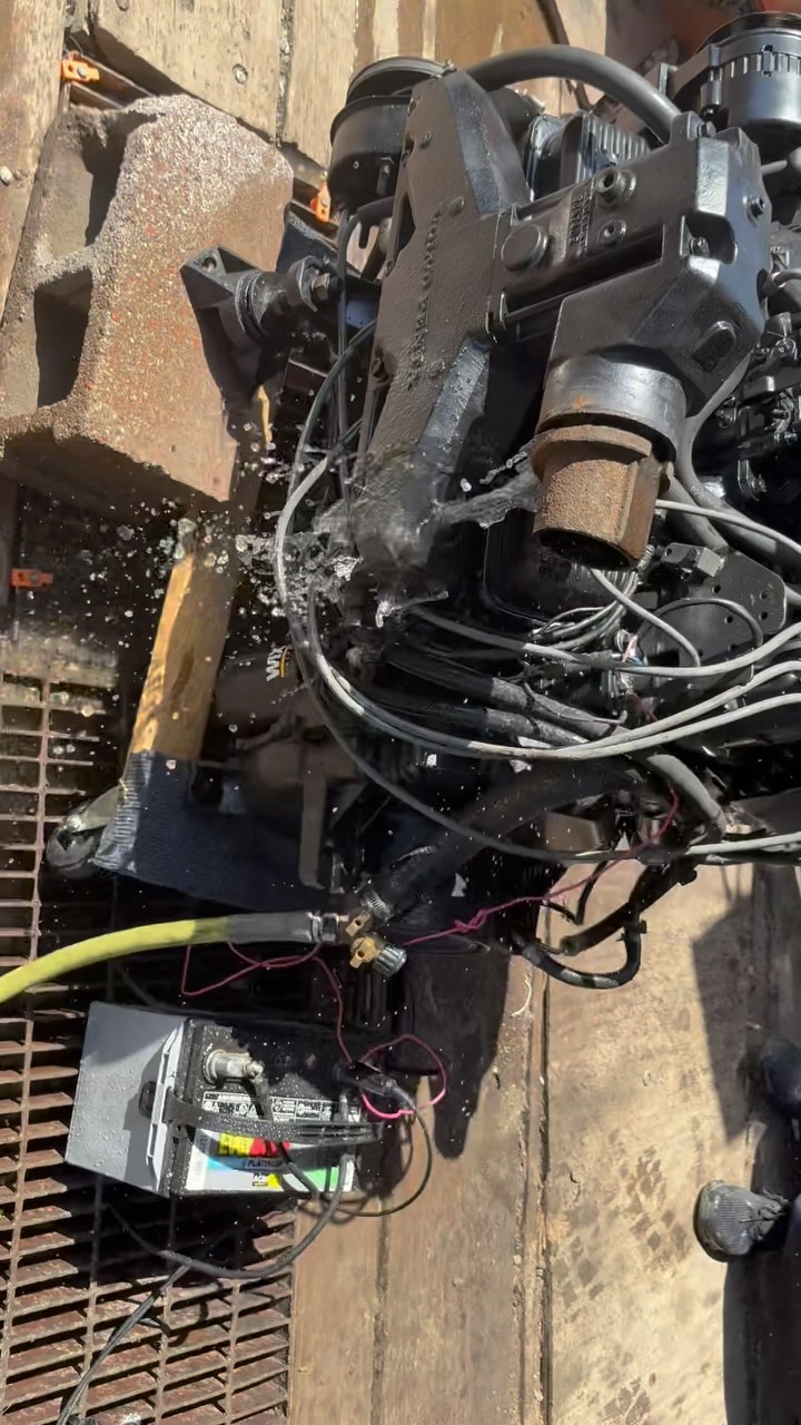 Vortec 350 🛥️ Motor repaired from freeze damage running smoothly 🌊