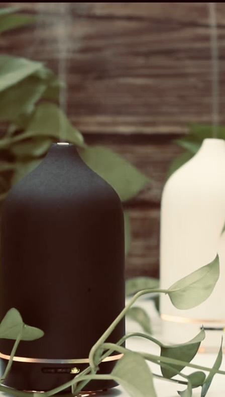 Elevate your space with quiet sophistication — our diffusers are designed to scent your space with timeless elegance.
#diffusers #form #essentialoil #fresh #aromatherapy #smallbuisness #womeninbusiness #australia #health #aroma #therapy