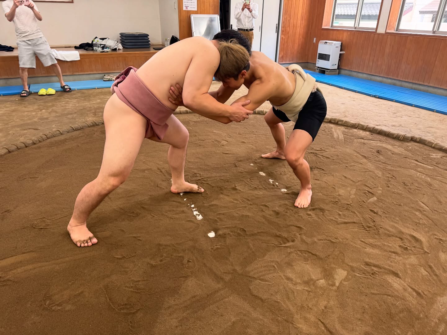From USA 🇺🇸
@_jackliang_
#sumo #sumowrestlingmatch #sumowrestling #sumodeadlift #sumosquats #sumoexperience #japan #japantrip #japantravel #visitjapan #visitjapanjp #japaneseculture #sumotraining #sumowrestler #sumofighter #sumotraining #sumoworkout #sumosushi #grandsumo #thingstodotokyo #japanitinerary #shiko #suriashi #teppo #tokyo #сумо #sumô #rikishi #sumolife