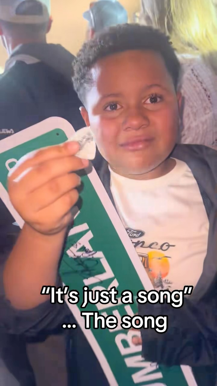 What a magical moment. This little guy sang his heart out and reminded us why we do what we do. Future frontman? Maybe. But today, he’s the reason we keep chasing the music. Thanks for the love, buddy—hope to see you at a Shenandoah show one day.