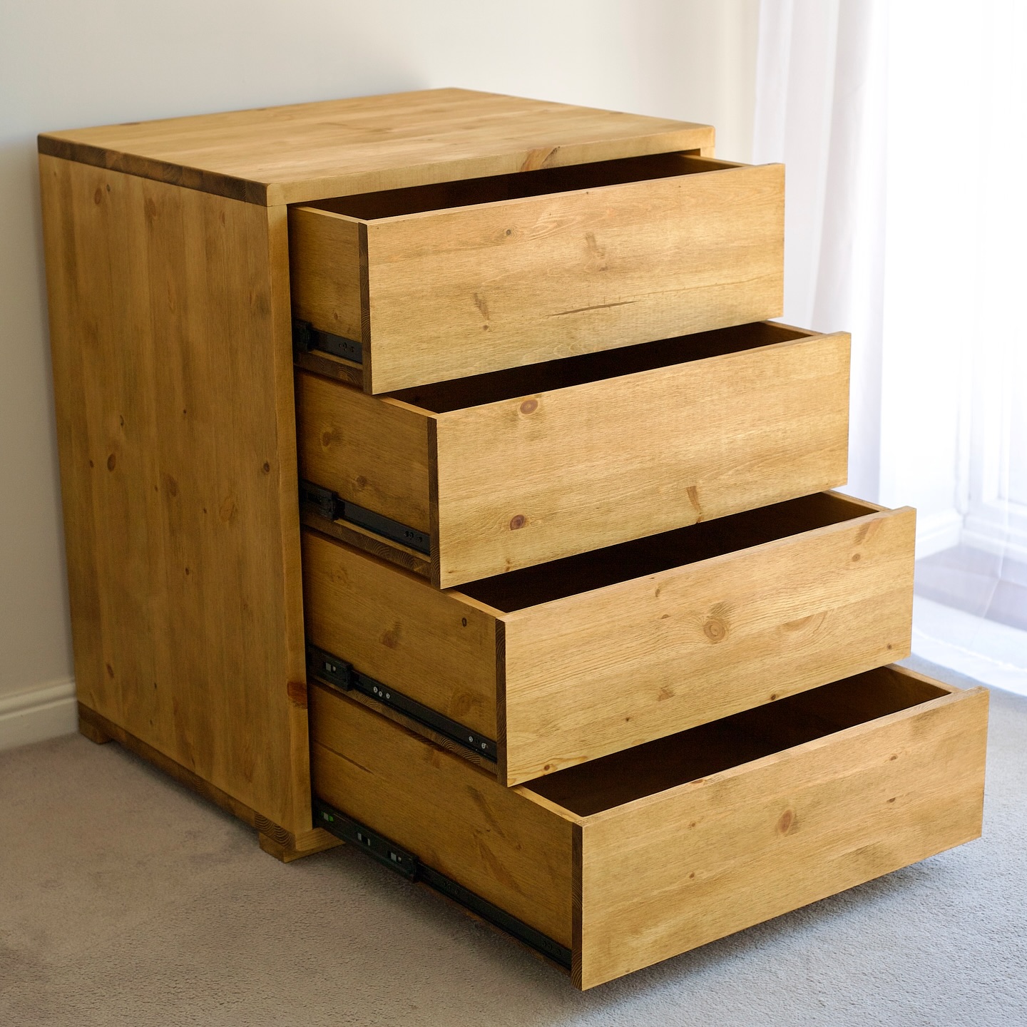 We are constantly expanding our catalogue of products. Here we have the latest project of a solid wood chest of drawers with a push to open mechanism for a client in #london. 100% made out of solid wood and completely bespoke.
If you have a project in mind let us know. Anything from Live Edge Dining/Coffee Tables, Storage Cabinets, Chest of Drawers, Garden Furniture, or even BBQ Stands - we can make it.
Visit our website (link in bio) for more products and ideas or contact us directly.
#komodafurniture #handcraftedfurniture #bespokefurniture #chestofdrawers #solidwoodfurniture #liveddgetable #gardenfurniture #interiordesign #interiordesigners #livingspace #homedecor #furnituredesign #bedroom #woodworking #midcenturymodern #shoplocal #nottingham