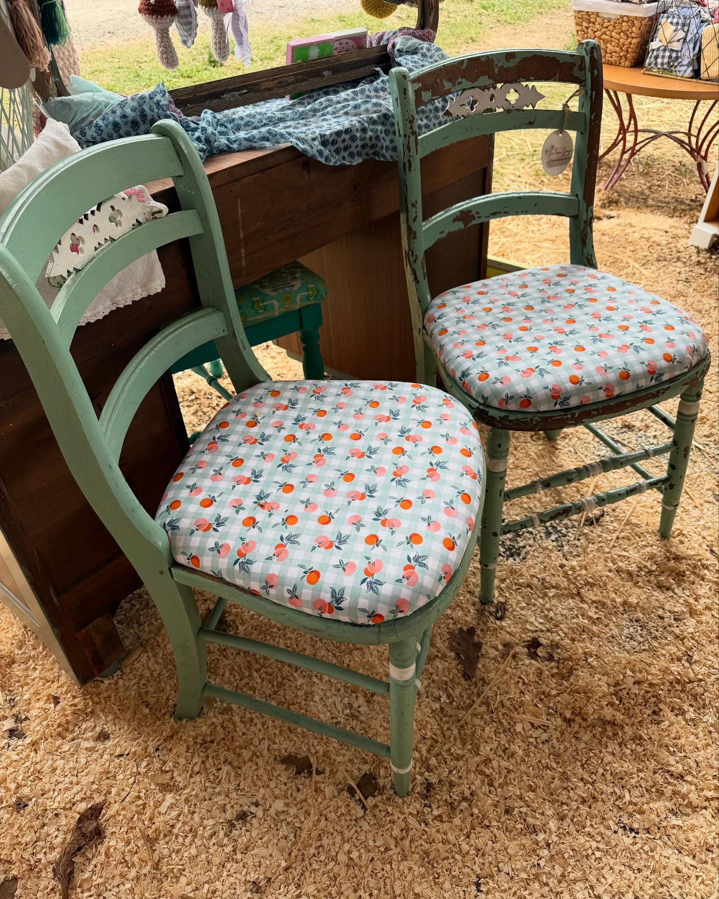 Last day at Lucketts Spring Market! Here until 5pm with beautiful furniture and gorgeous elements to complete your spaces. #luckettsspringmarket #vintagefurniture