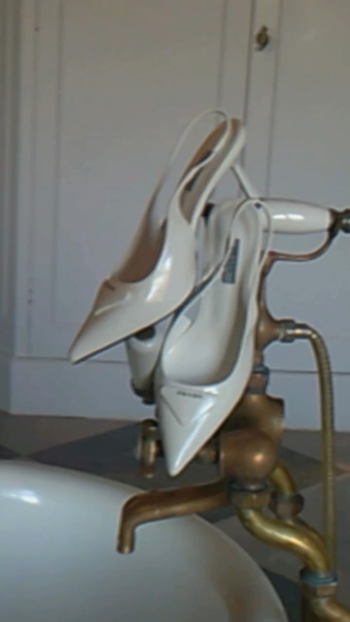 the beauty of capturing moments on my trusty lil cam, unpolished & raw.
Emma & Alex at @luttrellstowncastleresort a day I’ll never forget ❣️
Bride & Groom - @emmadungan & Alex
Venue - @luttrellstowncastleresort
Photographer - @twosouls.ie
Content - @_therelaxedbride
Dress - @callablanchedress
MUA - @cakedwcian
Hair - @hairbyelliefay
Bouquet - @josephduffyandsons
#luttrellstowncastle #dublinwedding #bridetobe #callablanche #modernwedding #weddingcontent #intimatewedding #weddingcontentcreation