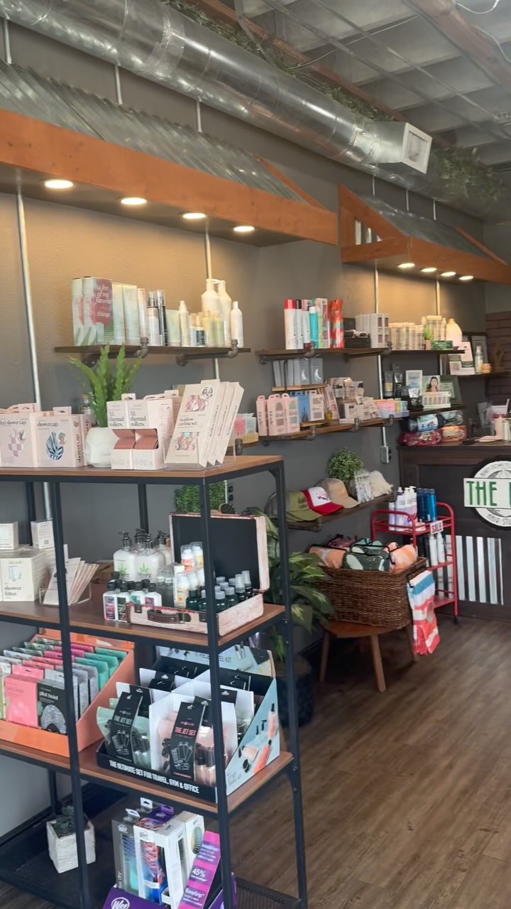 Your hair’s not the only thing getting a glow-up — come shop our newly expanded boutique & beauty supply inside the salon! #shop #clermont #downtownclermont #orlandoshopping #thelabclermont #clermontflorida #hairstylist #clermontsalon #smallbusiness #hats #earrings #jewelry #accessories #hatchains #tweezers #gifts #badvibeshield